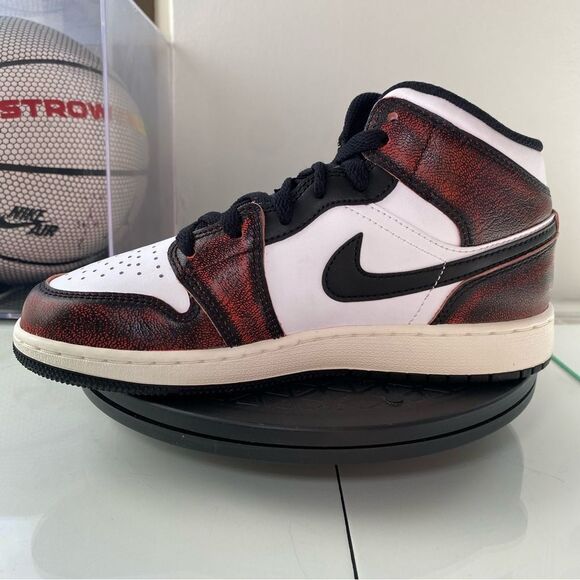 🆕 Air Jordan 1 Mid SE GS 'Wear-Away' - Womens 6 - Picture 11 of 11